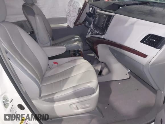 ✅ 2011 Toyota Sienna XLE • VIN: 5TDDK3DC8BS013015 • Lot: 41445174. Listed on IAAI with 127,109 mi. Free auction sales archive from the USA and detailed vehicle history report at DreamBid. Image 5.