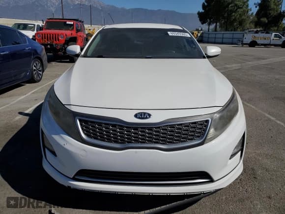 ✅ 2016 Kia Optima EX • VIN: KNAGN4AD8G5092025 • Lot: 69349365. Listed on Copart with 192,841 mi. Free auction sales archive from the USA and detailed vehicle history report at DreamBid. Image 5.