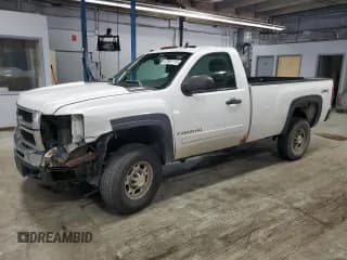 ✅ 2007 Chevrolet Silverado 2500HD 1LT • VIN: 1GCHK24K67E599620 • Lot: 67097715. Wystawiony na Copart z przebiegiem Nie podano. Bezpłatny archiwum sprzedaży aukcyjnych z USA i szczegółowy raport historii pojazdu na DreamBid. Zdjęcie 1.