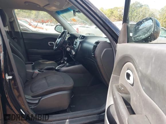 ✅ 2016 Kia Soul • VIN: KNDJN2A20G7408050 • Lot: 43682675. Wystawiony na IAAI z przebiegiem 101 630 mil. Bezpłatny archiwum sprzedaży aukcyjnych z USA i szczegółowy raport historii pojazdu na DreamBid. Zdjęcie 5.