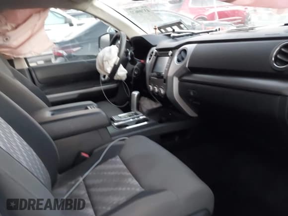 ✅ 2018 Toyota Tundra SR5 • VIN: 5TFEM5F18JX131354 • Лот: 43709672. Опубликован ранее на IAAI с пробегом 88 136 миль. Бесплатный доступ к архиву аукционных продаж из США и подробный отчёт об истории автомобиля на DreamBid. Изображение 5.