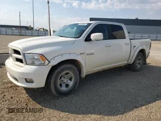✅ 2009 Dodge 1500 Laramie • VIN: 1D3HV13T19S814120 • Lot: 59569945. Wystawiony na Copart z przebiegiem 355 443 mil. Bezpłatny archiwum sprzedaży aukcyjnych z USA i szczegółowy raport historii pojazdu na DreamBid. Zdjęcie 1.