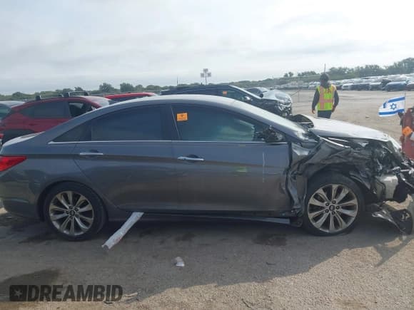 ✅ 2012 Hyundai Sonata 2.0T Limited w/Wine Int • VIN: 5NPEC4AB5CH420235 • Lot: 43513552. Listed on IAAI with 61,782 mi. Free auction sales archive from the USA and detailed vehicle history report at DreamBid. Image 10.