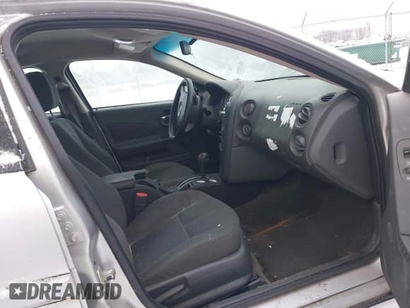 ✅ 2005 Pontiac Grand Prix • VIN: 2G2WP522651188928 • Lot: 43814437. Listed on IAAI with 254,648 mi. Free auction sales archive from the USA and detailed vehicle history report at DreamBid. Image 5.