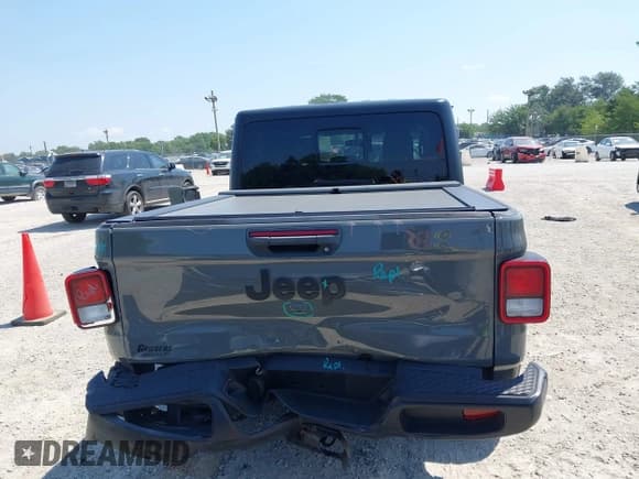 ✅ 2021 Jeep Gladiator Sport S • VIN: 1C6HJTAG7ML578251 • Lot: 42942726. Wystawiony na IAAI z przebiegiem 49 634 mil. Bezpłatny archiwum sprzedaży aukcyjnych z USA i szczegółowy raport historii pojazdu na DreamBid. Zdjęcie 16.