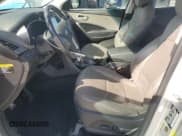 ✅ 2014 Hyundai Santa Fe • VIN: 5XYZU3LA3EG153653 • Lot: 85102745. Wystawiony na Copart z przebiegiem 137 373 mil. Bezpłatny archiwum sprzedaży aukcyjnych z USA i szczegółowy raport historii pojazdu na DreamBid. Zdjęcie 7.