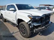 ✅ 2025 Toyota Tacoma SR • VIN: 3TYLB5JN7ST067889 • Лот: 42444254. Опубликован ранее на IAAI с пробегом 5 786 миль. Бесплатный доступ к архиву аукционных продаж из США и подробный отчёт об истории автомобиля на DreamBid. Изображение 1.