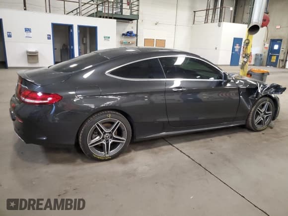 ✅ 2021 Mercedes-Benz C 300 • VIN: W1KWJ8EB5MG070371 • Lot: 55739105. Wystawiony na Copart z przebiegiem 46 947 mil. Bezpłatny archiwum sprzedaży aukcyjnych z USA i szczegółowy raport historii pojazdu na DreamBid. Zdjęcie 3.