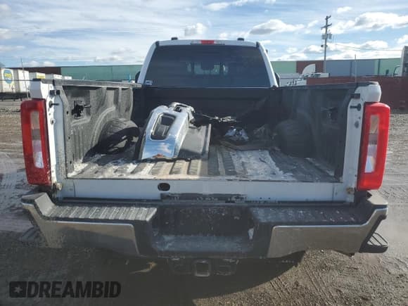 ✅ 2023 Ford F-350 • VIN: 1FT8X3BA1PED26053 • Lot: 42484225. Wystawiony na Copart z przebiegiem 5 648 mil. Bezpłatny archiwum sprzedaży aukcyjnych z USA i szczegółowy raport historii pojazdu na DreamBid. Zdjęcie 6.