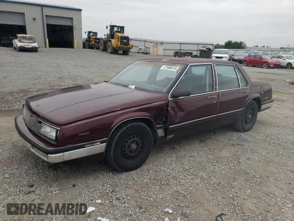 ✅ 1989 Buick LeSabre Custom • VIN: 1G4HP54C4KH401101 • Лот: 57968615. Опубликован ранее на Copart с пробегом 208 252 миль. Бесплатный доступ к архиву аукционных продаж из США и подробный отчёт об истории автомобиля на DreamBid. Изображение 1.