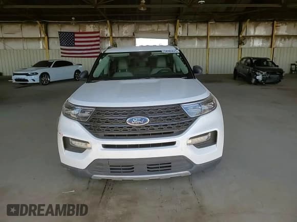 ✅ 2022 Ford Explorer XLT • VIN: 1FMSK7DHXNGC02432 • Lot: 58365625. Wystawiony na Copart z przebiegiem 63 738 mil. Bezpłatny archiwum sprzedaży aukcyjnych z USA i szczegółowy raport historii pojazdu na DreamBid. Zdjęcie 14.