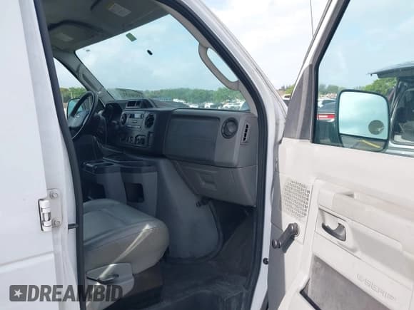 ✅ 2012 Ford Econoline Cargo Super Duty Commercial • VIN: 1FTSS3EL8CDA09954 • Lot: 41956151. Listed on IAAI with 298,467 mi. Free auction sales archive from the USA and detailed vehicle history report at DreamBid. Image 5.