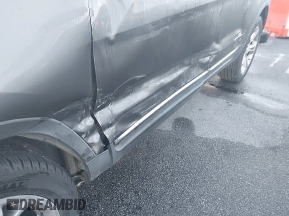 ✅ 2015 Ford Explorer Limited • VIN: 1FM5K7F84FGC26365 • Lot: 43528889. Wystawiony na IAAI z przebiegiem 220 477 mil. Bezpłatny archiwum sprzedaży aukcyjnych z USA i szczegółowy raport historii pojazdu na DreamBid. Zdjęcie 6.