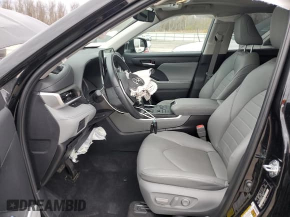 ✅ 2023 Toyota Highlander XSE • VIN: 5TDKDRBHXPS519973 • Lot: 91123755. Wystawiony na Copart z przebiegiem 22 394 mil. Bezpłatny archiwum sprzedaży aukcyjnych z USA i szczegółowy raport historii pojazdu na DreamBid. Zdjęcie 7.