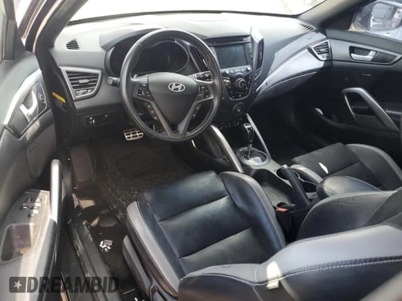 ✅ 2016 Hyundai Veloster Turbo • VIN: KMHTC6AE3GU264278 • Lot: 49557415. Wystawiony na Copart z przebiegiem Nie podano. Bezpłatny archiwum sprzedaży aukcyjnych z USA i szczegółowy raport historii pojazdu na DreamBid. Zdjęcie 8.