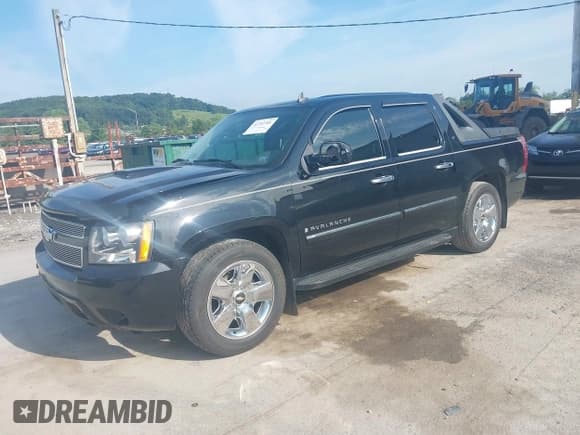 ✅ 2007 Chevrolet Avalanche LTZ • VIN: 3GNFK12367G164433 • Lot: 42747301. Listed on IAAI with 163,980 mi. Free auction sales archive from the USA and detailed vehicle history report at DreamBid. Image 2.