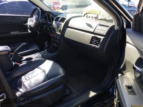 ✅ 2010 Dodge Avenger R/T • VIN: 1B3CC5FBXAN134594 • Lot: 41403202. Wystawiony na IAAI z przebiegiem 190 190 mil. Bezpłatny archiwum sprzedaży aukcyjnych z USA i szczegółowy raport historii pojazdu na DreamBid. Zdjęcie 5.