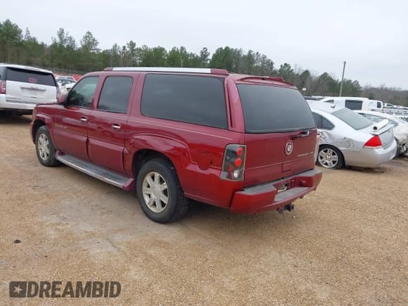 ✅ 2004 Cadillac Escalade ESV • VIN: 3GYFK66N44G132121 • Лот: 41460587. Опубликован ранее на IAAI с пробегом 199 214 миль. Бесплатный доступ к архиву аукционных продаж из США и подробный отчёт об истории автомобиля на DreamBid. Изображение 3.