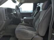 ✅ 2006 Chevrolet Silverado 2500HD Work Truck • VIN: 1GCHC23U26F260443 • Lot: 45723185. Wystawiony na Copart z przebiegiem 222 127 mil. Bezpłatny archiwum sprzedaży aukcyjnych z USA i szczegółowy raport historii pojazdu na DreamBid. Zdjęcie 7.