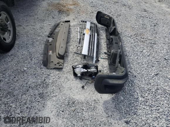 ✅ 2018 Chevrolet Silverado 2500HD Work Truck • VIN: 1GC1CUEY8JF188203 • Lot: 88313545. Wystawiony na Copart z przebiegiem 213 853 mil. Bezpłatny archiwum sprzedaży aukcyjnych z USA i szczegółowy raport historii pojazdu na DreamBid. Zdjęcie 12.