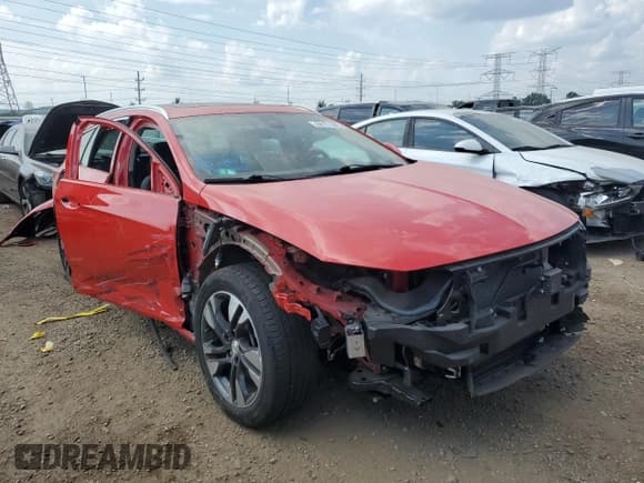 ✅ 2018 Buick Regal Essence • VIN: W04GV8SX9J1095575 • Lot: 68171895. Listed on Copart with 24,482 mi. Free auction sales archive from the USA and detailed vehicle history report at DreamBid. Image 4.