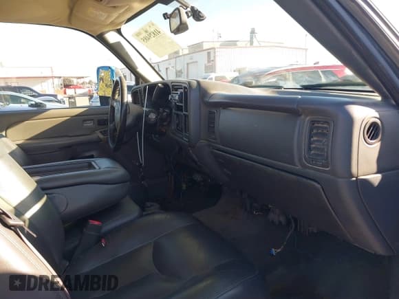 ✅ 2005 Chevrolet Silverado 2500HD LS • VIN: 1GCHK23265F915459 • Lot: 41829485. Wystawiony na IAAI z przebiegiem 109 464 mil. Bezpłatny archiwum sprzedaży aukcyjnych z USA i szczegółowy raport historii pojazdu na DreamBid. Zdjęcie 5.