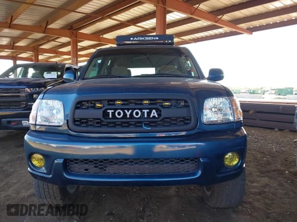 ✅ 2004 Toyota Sequoia SR5 • VIN: 5TDZT34A54S209966 • Lot: 43455390. Wystawiony na IAAI z przebiegiem 184 956 mil. Bezpłatny archiwum sprzedaży aukcyjnych z USA i szczegółowy raport historii pojazdu na DreamBid. Zdjęcie 6.