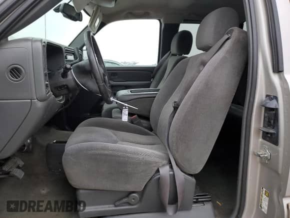 2006 Chevrolet Silverado 1500 LS z VIN 1GCEK19V76Z105868, wystawiony jako Copart lot #85512144 z przebiegiem 207 336 mil mil oraz Szkoda całkowita • Salvage title. Historia ofert i sprzedaży dostępna na DreamBid. Obrazek 7.