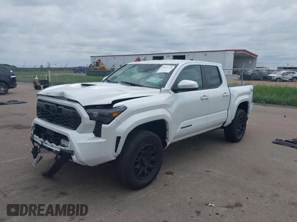 ✅ 2025 Toyota Tacoma SR • VIN: 3TYLB5JN4ST063931 • Лот: 42525758. Опубликован ранее на IAAI с пробегом 7 985 миль. Бесплатный доступ к архиву аукционных продаж из США и подробный отчёт об истории автомобиля на DreamBid. Изображение 17.