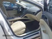 ✅ 2013 Lincoln MKZ • VIN: 3LN6L2J91DR820714 • Lot: 42443838. Wystawiony na IAAI z przebiegiem 113 301 mil. Bezpłatny archiwum sprzedaży aukcyjnych z USA i szczegółowy raport historii pojazdu na DreamBid. Zdjęcie 5.