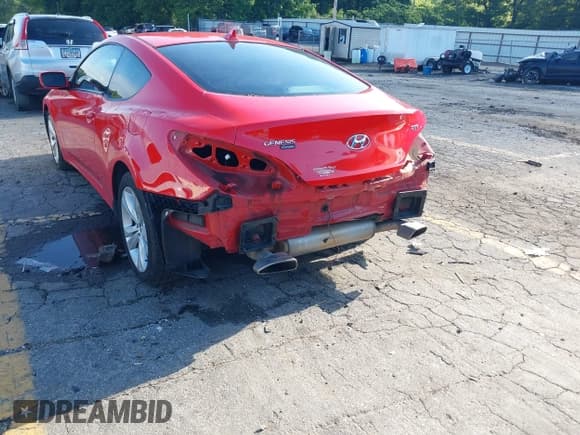 ✅ 2012 Hyundai Genesis Coupe 2.0T • VIN: KMHHT6KD1CU073853 • Lot: 42238495. Wystawiony na IAAI z przebiegiem 133 009 mil. Bezpłatny archiwum sprzedaży aukcyjnych z USA i szczegółowy raport historii pojazdu na DreamBid. Zdjęcie 6.