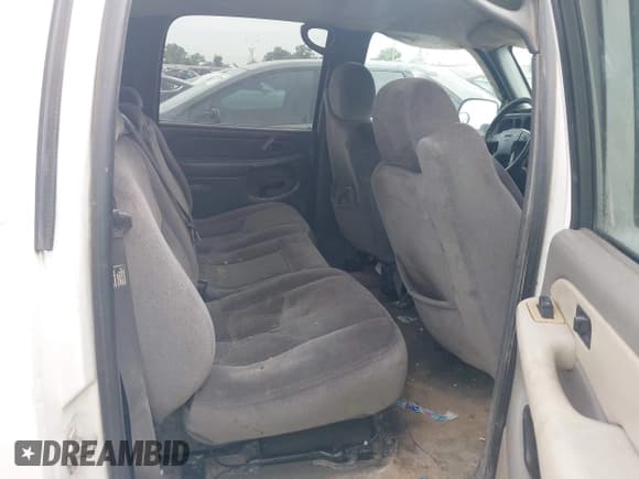 ✅ 2006 GMC Sierra 2500HD SLE2 • VIN: 1GTHK23U76F261834 • Лот: 42590532. Опубликован ранее на IAAI с пробегом 279 244 миль. Бесплатный доступ к архиву аукционных продаж из США и подробный отчёт об истории автомобиля на DreamBid. Изображение 8.