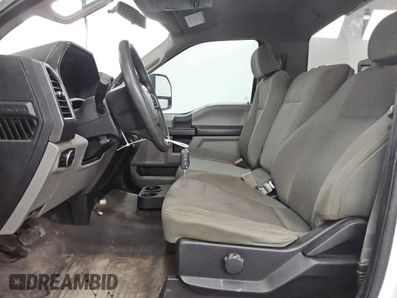 ✅ 2019 Ford F-250 XL • VIN: 1FTBF2B62KEF61553 • Lot: 65133795. Listed on Copart with 100,833 mi. Free auction sales archive from the USA and detailed vehicle history report at DreamBid. Image 7.