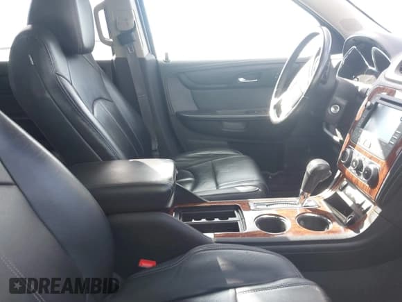 ✅ 2013 Chevrolet Traverse LT • VIN: 1GNKVJKD9DJ189724 • Lot: 43037197. Wystawiony na IAAI z przebiegiem 156 728 mil. Bezpłatny archiwum sprzedaży aukcyjnych z USA i szczegółowy raport historii pojazdu na DreamBid. Zdjęcie 5.