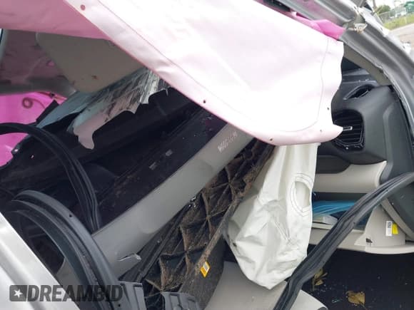 ✅ 2024 Hyundai Venue SEL • VIN: KMHRC8A39RU299110 • Lot: 40705347. Listed on IAAI with 16,802 mi. Free auction sales archive from the USA and detailed vehicle history report at DreamBid. Image 5.