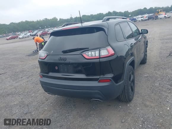 ✅ 2020 Jeep Cherokee Latitude Plus • VIN: 1C4PJMLX2LD593773 • Lot: 42955376. Wystawiony na IAAI z przebiegiem 130 855 mil. Bezpłatny archiwum sprzedaży aukcyjnych z USA i szczegółowy raport historii pojazdu na DreamBid. Zdjęcie 16.
