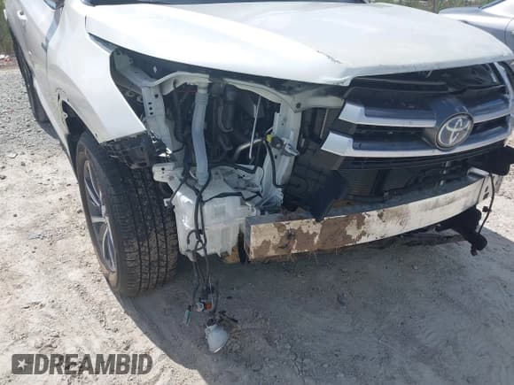 ✅ 2019 Toyota Highlander Hybrid XLE • VIN: 5TDJGRFH2KS074506 • Лот: 42684289. Опубликован ранее на IAAI с пробегом 32 785 миль. Бесплатный доступ к архиву аукционных продаж из США и подробный отчёт об истории автомобиля на DreamBid. Изображение 18.