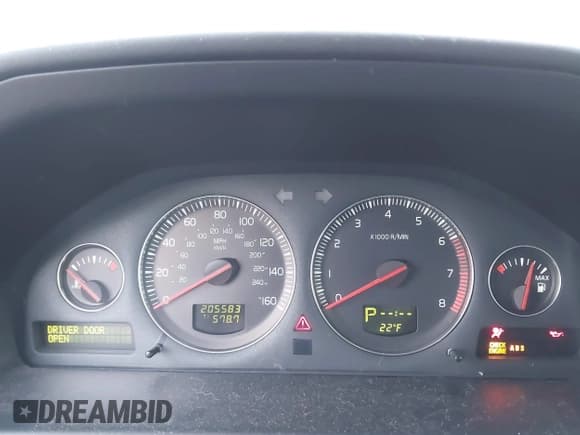 ✅ 2004 Volvo V70 • VIN: YV1SW61T042405718 • Lot: 43861784. Listed on IAAI with 205,583 mi. Free auction sales archive from the USA and detailed vehicle history report at DreamBid. Image 7.