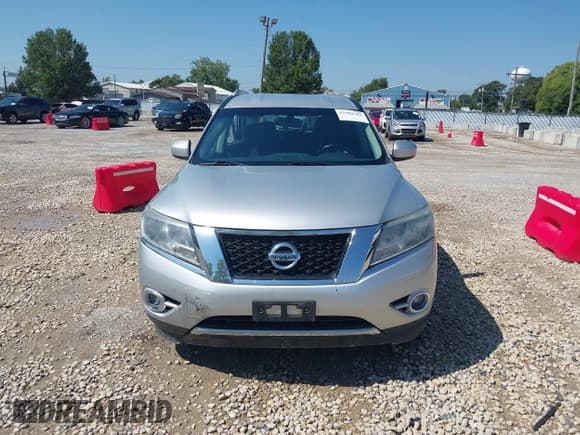 ✅ 2016 Nissan Pathfinder SV • VIN: 5N1AR2MM9GC603570 • Lot: 43102302. Listed on IAAI with 142,358 mi. Free auction sales archive from the USA and detailed vehicle history report at DreamBid. Image 12.