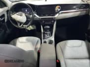 ✅ 2022 Kia Niro EX Premium • VIN: KNDCE3LC3N5490823 • Lot: 55210755. Wystawiony na Copart z przebiegiem 35 627 mil. Bezpłatny archiwum sprzedaży aukcyjnych z USA i szczegółowy raport historii pojazdu na DreamBid. Zdjęcie 8.