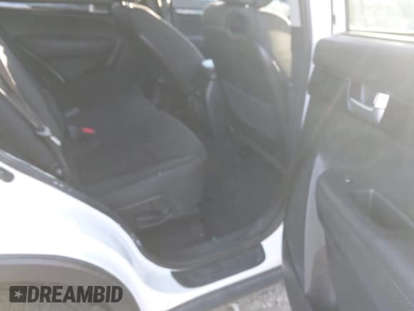 ✅ 2014 Kia Sorento LX • VIN: 5XYKT4A6XEG517687 • Лот: 43676103. Опубликован ранее на IAAI с пробегом 186 176 миль. Бесплатный доступ к архиву аукционных продаж из США и подробный отчёт об истории автомобиля на DreamBid. Изображение 8.