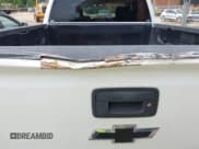 ✅ 2019 Chevrolet Silverado 1500 LT • VIN: 2GCVKPEC1K1147690 • Lot: 43006612. Wystawiony na IAAI z przebiegiem 171 596 mil. Bezpłatny archiwum sprzedaży aukcyjnych z USA i szczegółowy raport historii pojazdu na DreamBid. Zdjęcie 18.