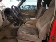 ✅ 2001 GMC Jimmy SLS Comfort/Convenience • VIN: 1GKCT18W11K101903 • Lot: 49645875. Wystawiony na Copart z przebiegiem 180 560 mil. Bezpłatny archiwum sprzedaży aukcyjnych z USA i szczegółowy raport historii pojazdu na DreamBid. Zdjęcie 7.