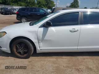 2010 Chevrolet Malibu 1FL z VIN 1G1ZA5E01AF105681, wystawiony jako IAAI lot #42953995 z przebiegiem 152 795 mil mil oraz . Historia ofert i sprzedaży dostępna na DreamBid. Obrazek 6.