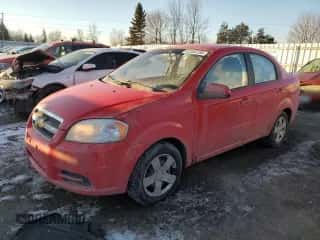 2009 Chevrolet Aveo LS z VIN KL1TV55E59B392353, wystawiony jako Copart lot #42203735 z przebiegiem 109 673 mil mil oraz Czysty tytuł • Clean title. Historia ofert i sprzedaży dostępna na DreamBid. Obrazek 1.