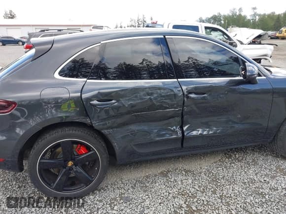 ✅ 2017 Porsche Macan Turbo • VIN: WP1AF2A54HLB61081 • Lot: 42243168. Listed on IAAI with 51,178 mi. Free auction sales archive from the USA and detailed vehicle history report at DreamBid. Image 6.