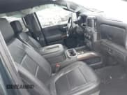 ✅ 2019 Chevrolet Silverado 1500 RST • VIN: 1GCRYEED2KZ340158 • Lot: 43557176. Wystawiony na IAAI z przebiegiem 132 258 mil. Bezpłatny archiwum sprzedaży aukcyjnych z USA i szczegółowy raport historii pojazdu na DreamBid. Zdjęcie 5.