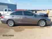 2016 Toyota Camry LE z VIN 4T4BF1FK8GR582035, wystawiony jako IAAI lot #43247554 z przebiegiem 175 993 mil mil oraz . Historia ofert i sprzedaży dostępna na DreamBid. Obrazek 13.