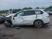 ✅ 2015 Nissan Pathfinder SV • VIN: 5N1AR2MN5FC711062 • Lot: 42173213. Listed on IAAI with 101,161 mi. Free auction sales archive from the USA and detailed vehicle history report at DreamBid. Image 15.