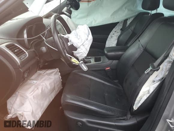 ✅ 2019 Jeep Grand Cherokee Laredo E • VIN: 1C4RJEAG7KC556577 • Lot: 91267885. Wystawiony na Copart z przebiegiem 92 566 mil. Bezpłatny archiwum sprzedaży aukcyjnych z USA i szczegółowy raport historii pojazdu na DreamBid. Zdjęcie 7.